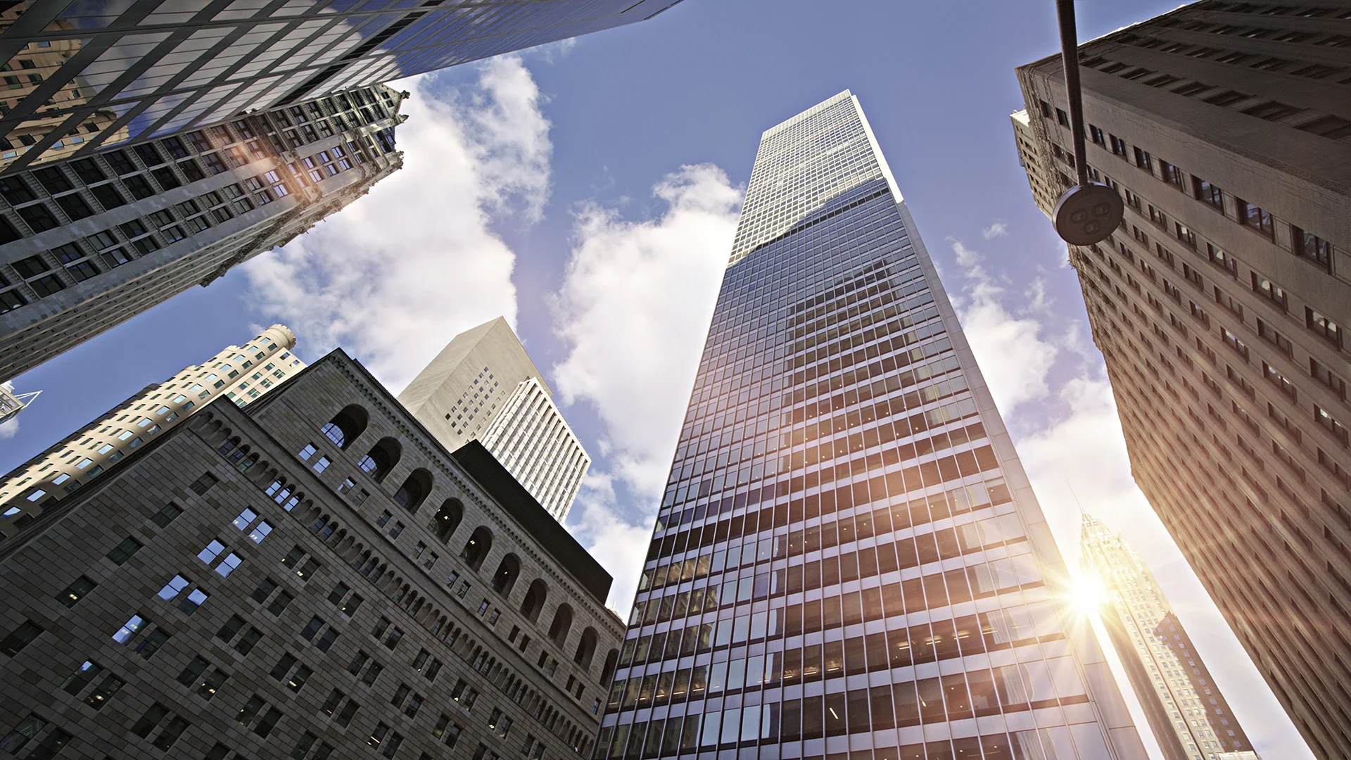 MP111---iCapital-Market-Pulse---Financials-in-Focus-–-Testing-Resilience-Amid-High-Expectations---Cover image